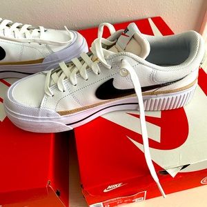 Nike Court Legacy Lift